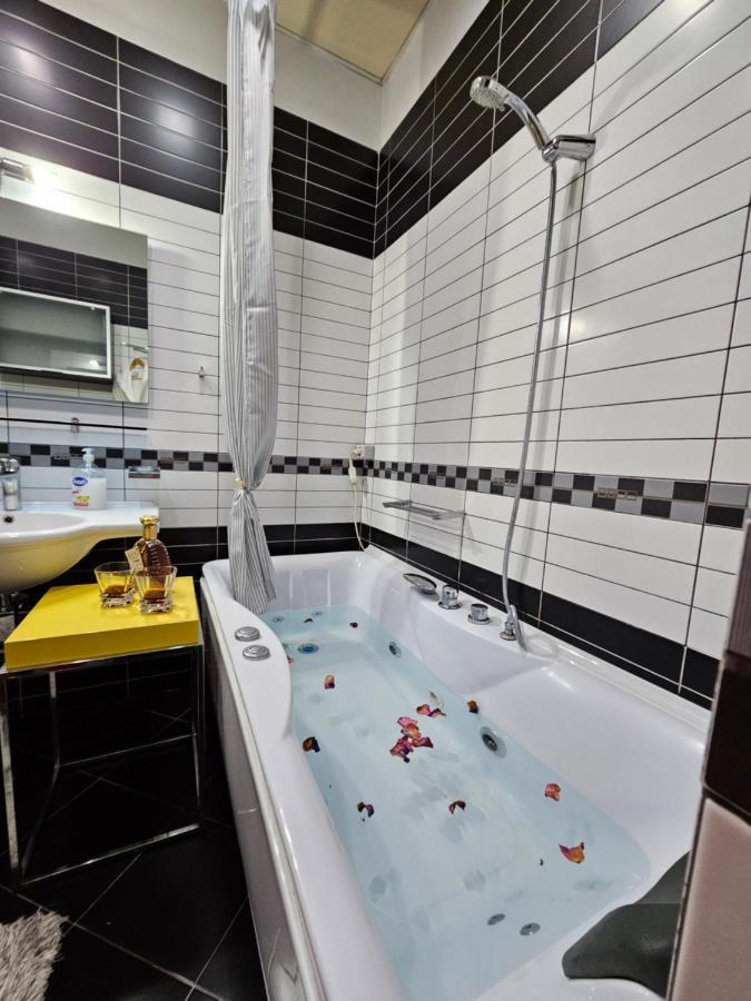 טיראנה Center Apartment Easy_Luxury מראה חיצוני תמונה